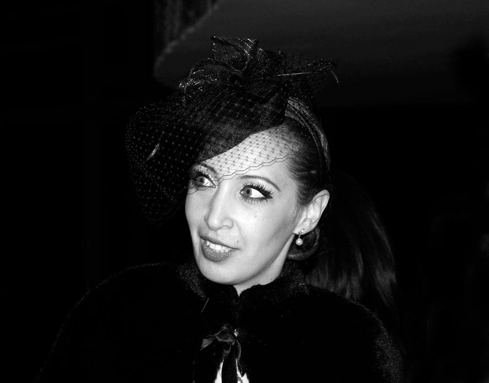 Әйел қынаптары мен еркек мастурбаторлардың бейнелері